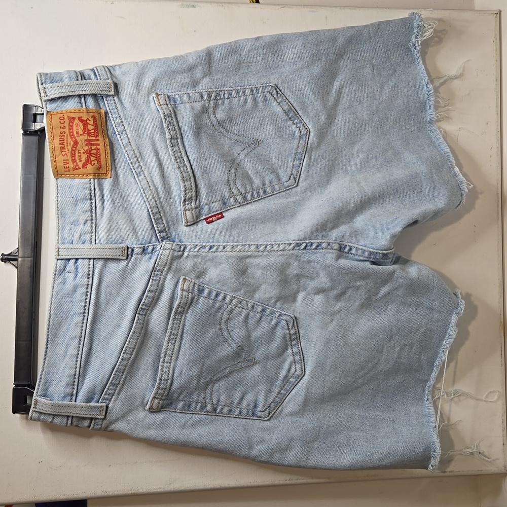 Levi's Light Wash Cutoff Jean Shorts Women's 28 High Rise Raw Hem Distressed
